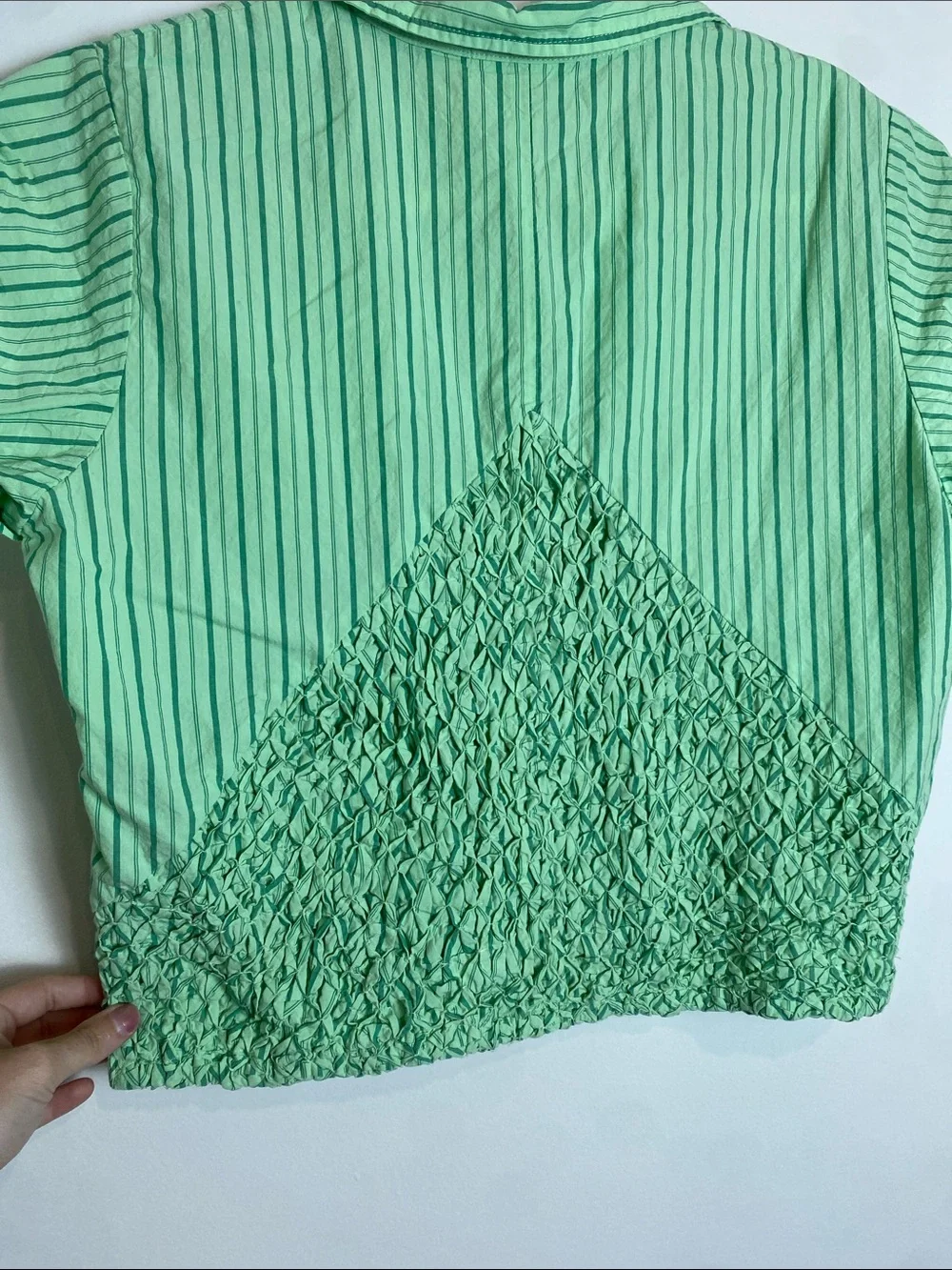 Maeve Collared Shrunken Button Down Blouse in Green Striped Size Large - Picture 6 of 7